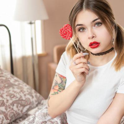 ameliaadrian, camgirl Xlovecam